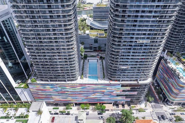 55 SW 9th St 1103, Miami, FL 33130