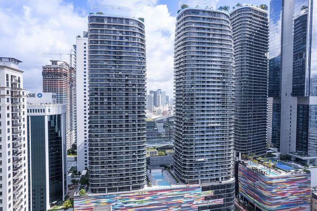 55 SW 9th St 1103, Miami, FL 33130