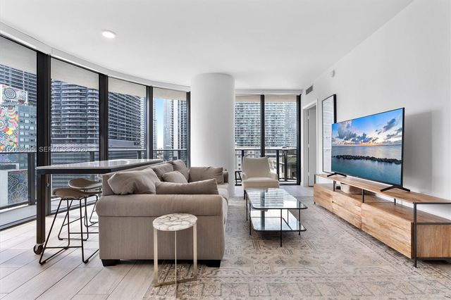 55 SW 9th St 1103, Miami, FL 33130