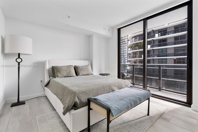 55 SW 9th St 1103, Miami, FL 33130