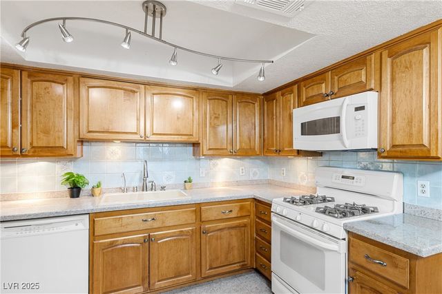 6663 West Tropicana Avenue 104, Las Vegas, NV 89103