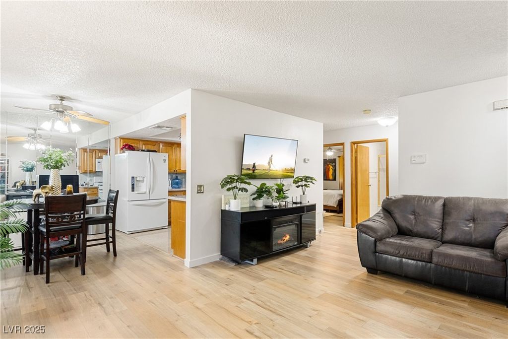 Image 7 of property listing at 6663 West Tropicana Avenue 104, Las Vegas, NV 89103