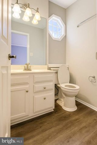 1 BEACON HILL WAY, Gaithersburg, MD 20878