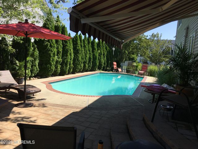 2 Kristen Court, Old Bridge, NJ 08857