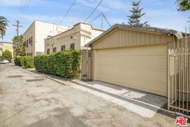 716 W 30th Street, Los Angeles, CA 90007