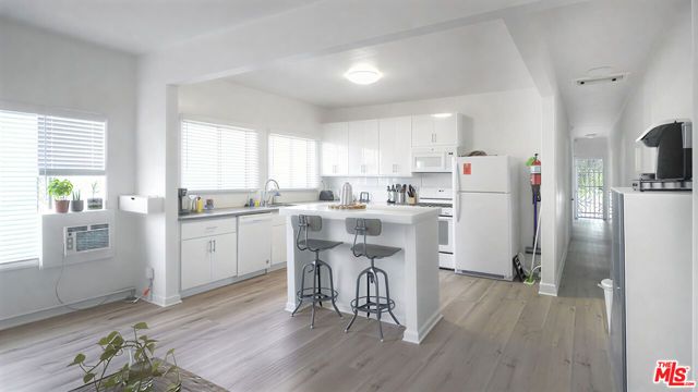 716 W 30th Street, Los Angeles, CA 90007