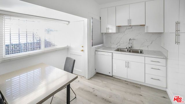 716 W 30th Street, Los Angeles, CA 90007