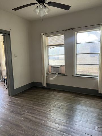 2831 Warren Avenue, Dallas, TX 75215