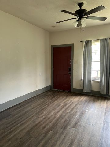 2831 Warren Avenue, Dallas, TX 75215
