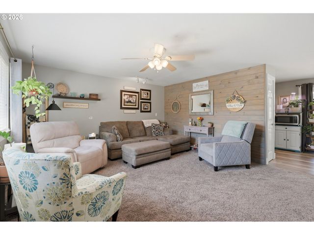 723 MAPLE St, Dayton, OR 97114