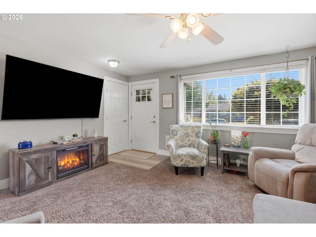723 MAPLE St, Dayton, OR 97114