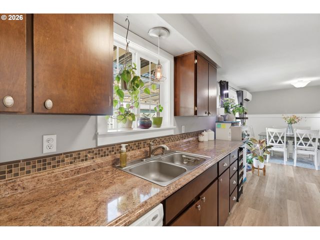 723 MAPLE St, Dayton, OR 97114