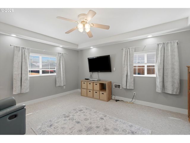 723 MAPLE St, Dayton, OR 97114