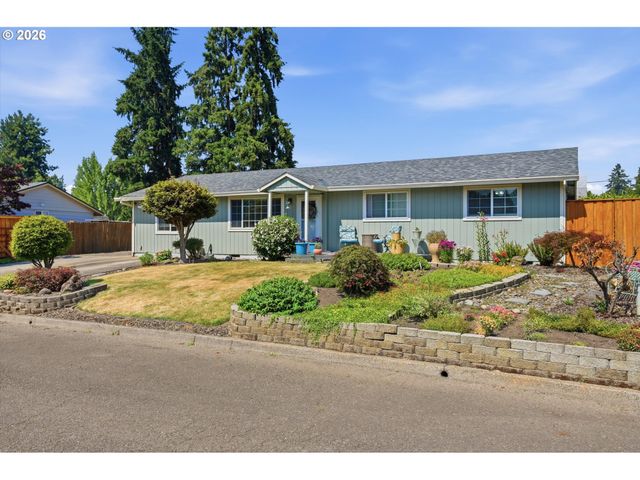 723 MAPLE St, Dayton, OR 97114