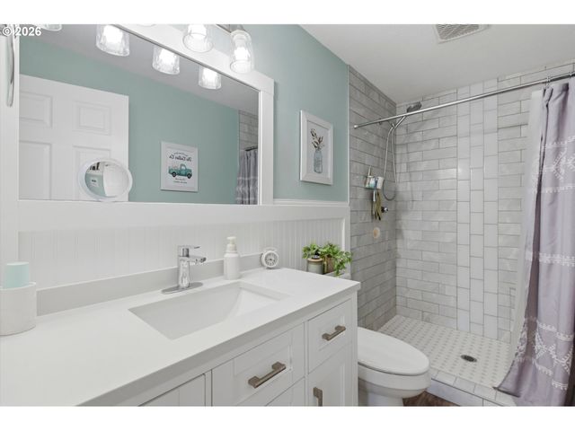 723 MAPLE St, Dayton, OR 97114