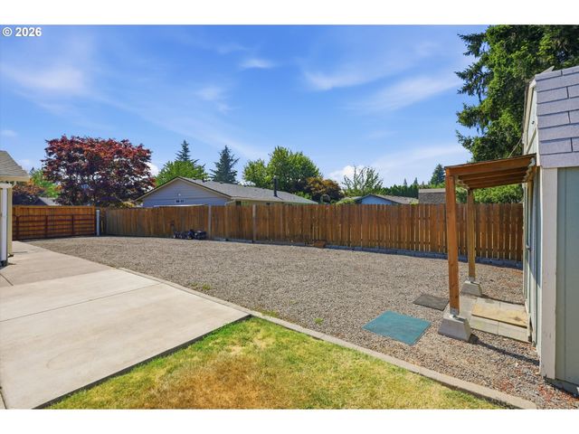 723 MAPLE St, Dayton, OR 97114