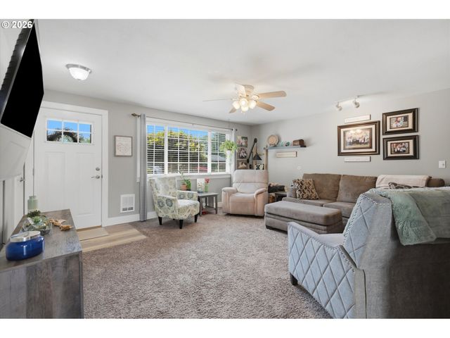 723 MAPLE St, Dayton, OR 97114