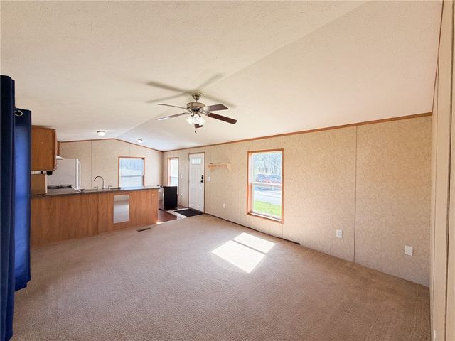 422 Magnolia St, Freedom, PA 15074