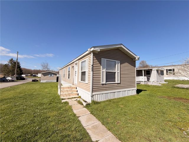 422 Magnolia St, Freedom, PA 15074