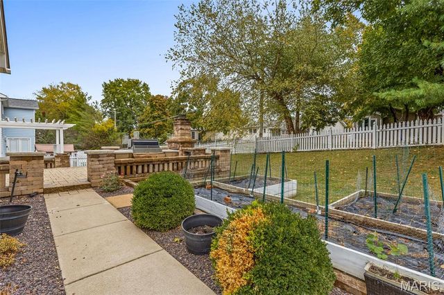 4 Lewis and Clark Court, St Charles, MO 63301