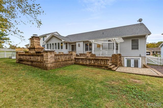 4 Lewis and Clark Court, St Charles, MO 63301