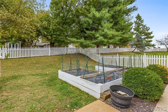 4 Lewis and Clark Court, St Charles, MO 63301