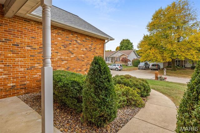 4 Lewis and Clark Court, St Charles, MO 63301