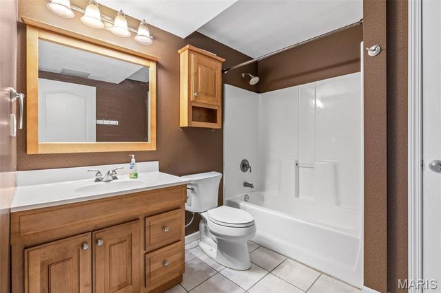 4 Lewis and Clark Court, St Charles, MO 63301