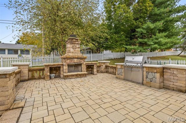 4 Lewis and Clark Court, St Charles, MO 63301