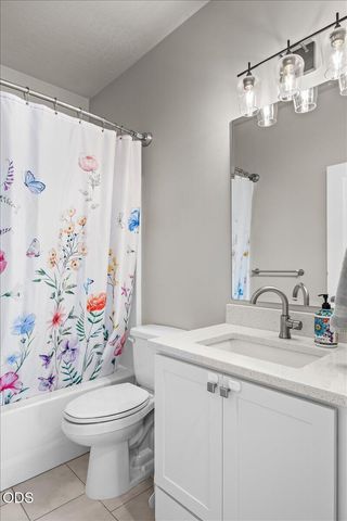 608 Nobility Drive, Medford, OR 97501