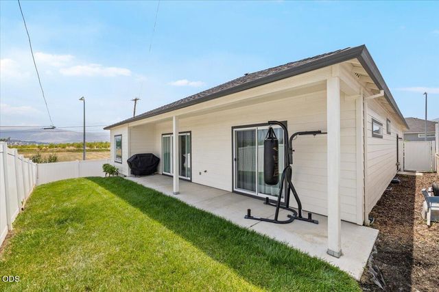 608 Nobility Drive, Medford, OR 97501