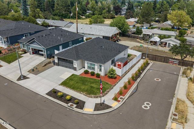 608 Nobility Drive, Medford, OR 97501