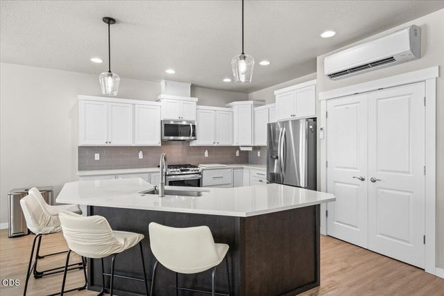 608 Nobility Drive, Medford, OR 97501