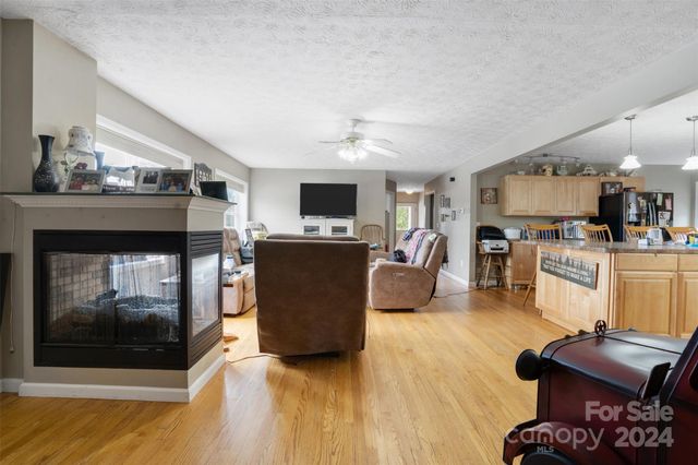 6 Sanderson Street, Hayesville, NC 28904