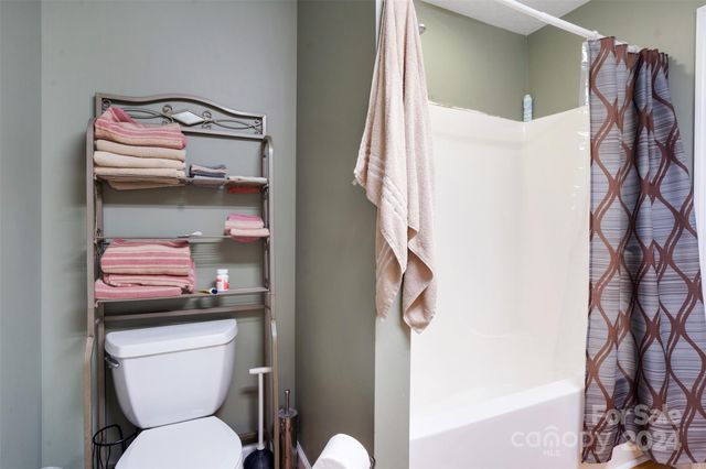 6 Sanderson Street, Hayesville, NC 28904