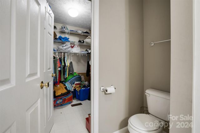 6 Sanderson Street, Hayesville, NC 28904