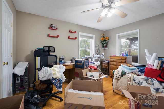 6 Sanderson Street, Hayesville, NC 28904