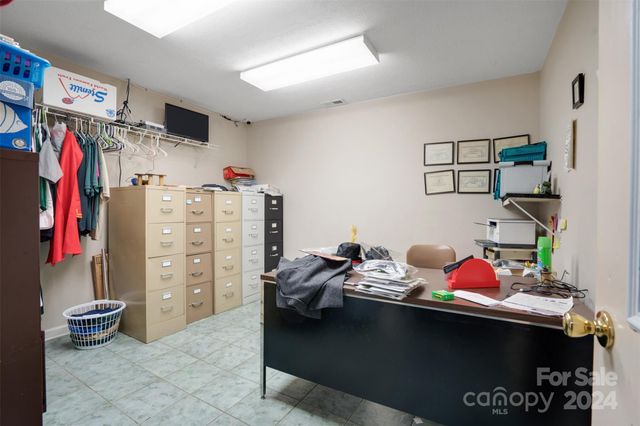 6 Sanderson Street, Hayesville, NC 28904