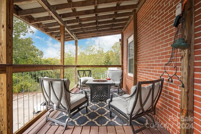 6 Sanderson Street, Hayesville, NC 28904