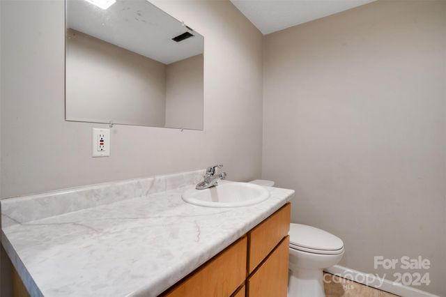 6 Sanderson Street, Hayesville, NC 28904