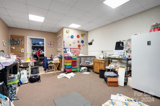 6 Sanderson Street, Hayesville, NC 28904