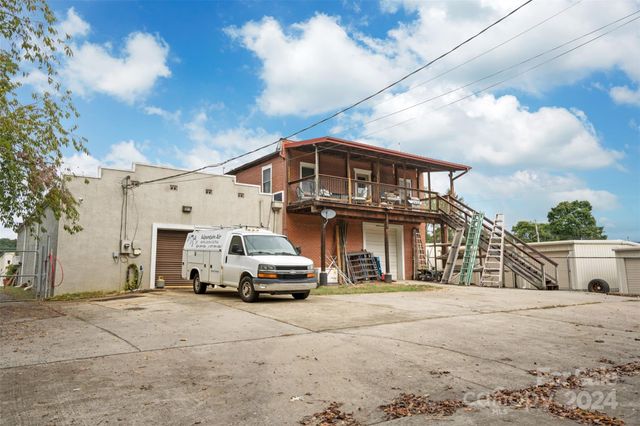 6 Sanderson Street, Hayesville, NC 28904