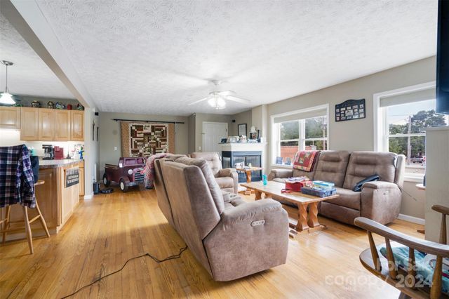 6 Sanderson Street, Hayesville, NC 28904