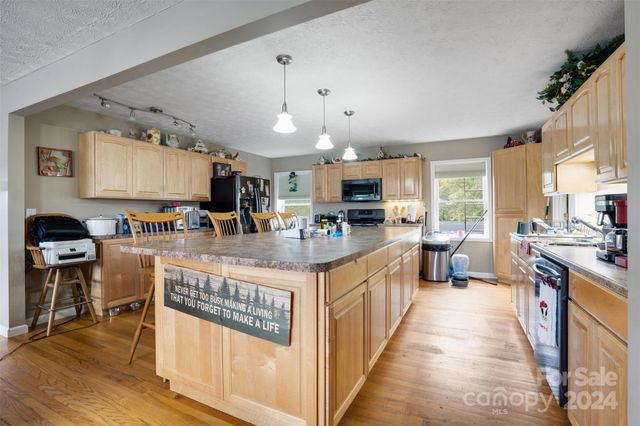 6 Sanderson Street, Hayesville, NC 28904