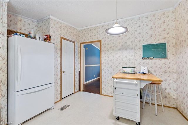 5519 Bridgeway Drive, Greensboro, NC 27406