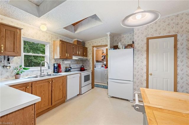 5519 Bridgeway Drive, Greensboro, NC 27406