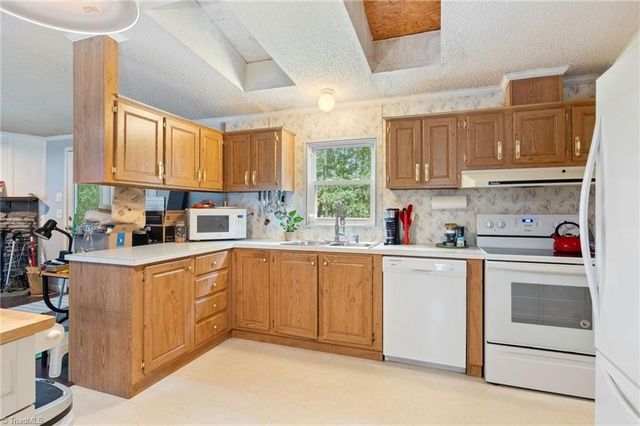 5519 Bridgeway Drive, Greensboro, NC 27406