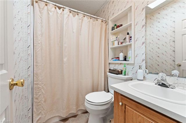 5519 Bridgeway Drive, Greensboro, NC 27406