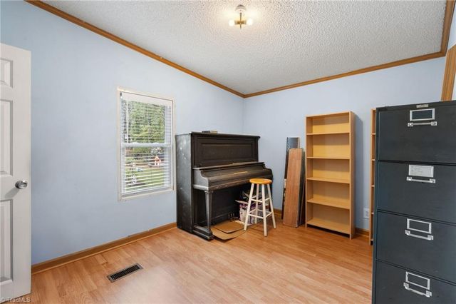 5519 Bridgeway Drive, Greensboro, NC 27406