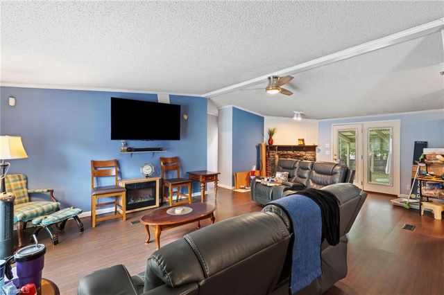 5519 Bridgeway Drive, Greensboro, NC 27406